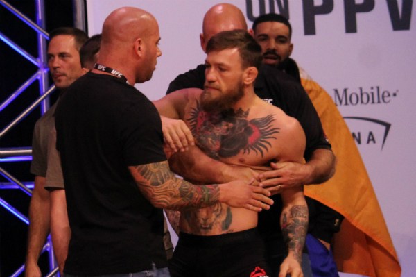 Conor McGregor se ofrece para enfrentar a Nate Diaz en el UFC 237, en Curitiba