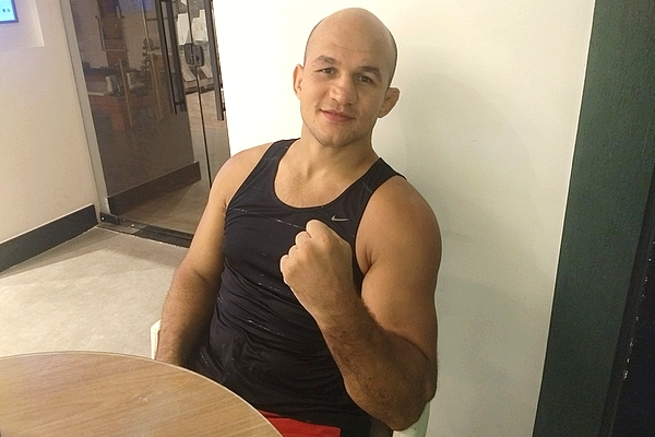 En sentido contrario al MMA moderno, ‘Cigano’ promete no escoger peleas en ruta por el cinturón