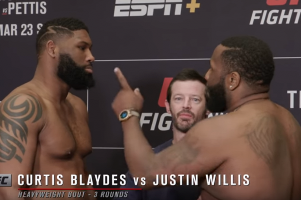 Peso-pesado provoca a rival durante careo para el UFC Nashville: «Papá no puede ayudarte»