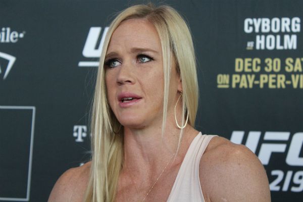 La rival de Holly Holm dice que el duelo programado de UFC 243 será reprogramado