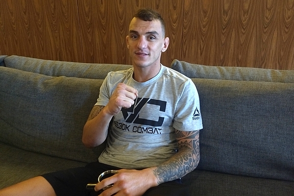 Más feliz, Renato ‘Moicano’ celebra dieta blanda para debut en peso ligero de UFC