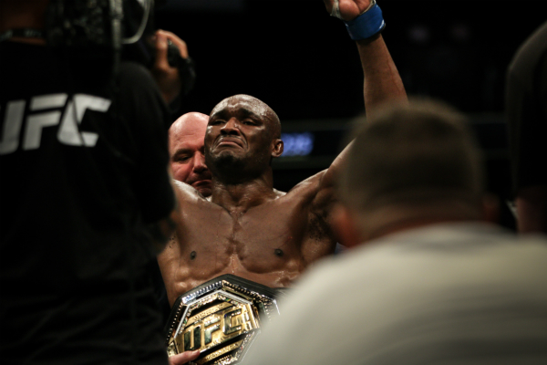 UFC 245: Kamaru Usman retiene el título por la vía del TKO