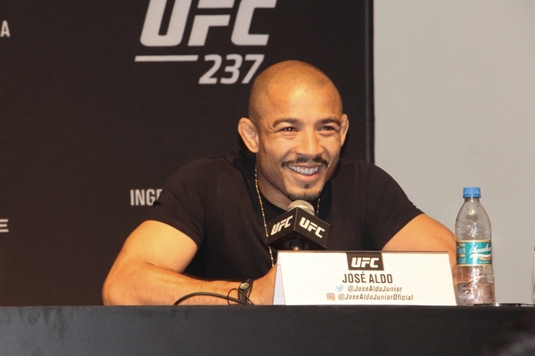 Dana White revela que José Aldo renovó contrato con el UFC; El acuerdo prevé ocho peleas