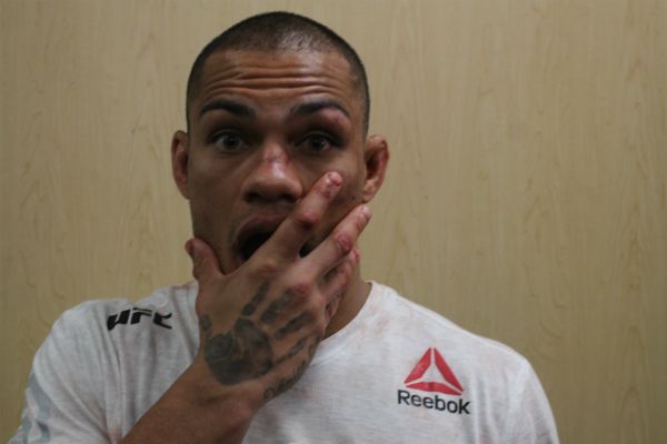Sodiq Yusuff venció a Sheymon Moraes en el UFC Filadelfia y desafía a Kron Gracie