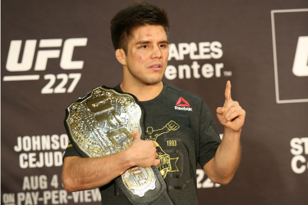 Cejudo afirma que debe enfrentar a Marlon Moraes por el título del peso gallo en el UFC 238