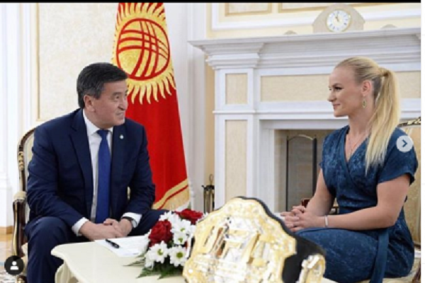 ¡Idolatrada! Valentina es recibida por el presidente en visita a Kirguistán