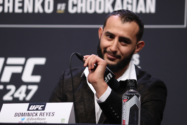 Reyes muestra interés en luchar contra Blachowicz por el cinturón interino de UFC