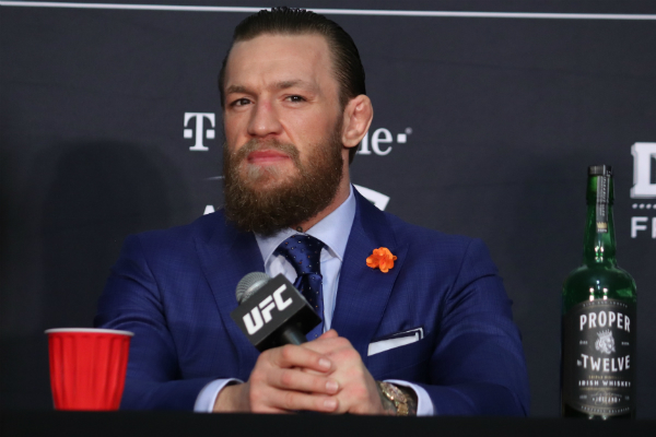 Empresario confirma interés de McGregor en el boxeo: «Él es serio»