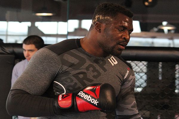 Francis Ngannou apuesta por un entrenamiento privado para pelear en UFC 249