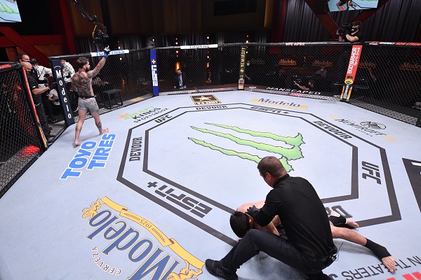 Cody Garbrandt elige su nocaut sobre Assunção como «el mejor» del UFC 250