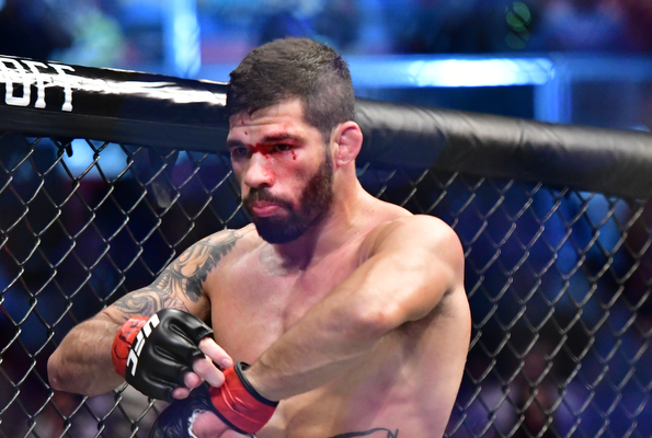 Raphael Assunção tranquiliza a los fanáticos luego del nocaut y promete volver a la cima en UFC
