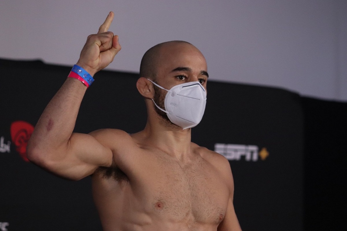 Marlon Moraes apuesta por una sumisión de Sterling sobre Petr Yan en UFC 259
