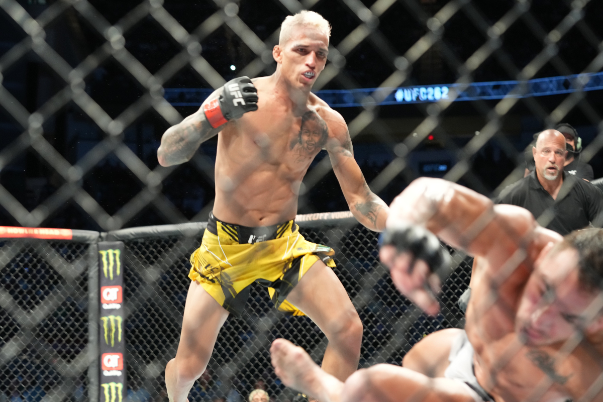 Charles ‘Do Bronx’ somete a Dustin Poirier y defiende el cinturón del peso ligero de la UFC