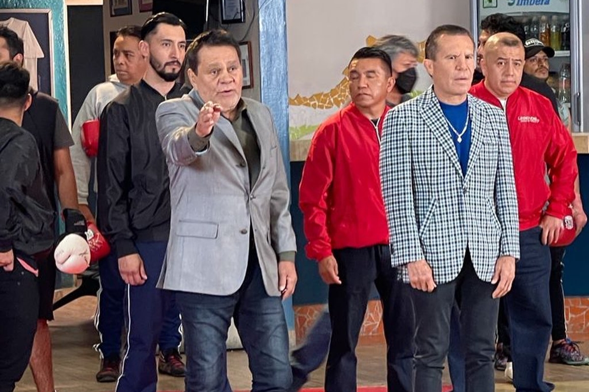 Julio César Chávez y Roberto Durán planean «algo bien bueno para el boxeo»