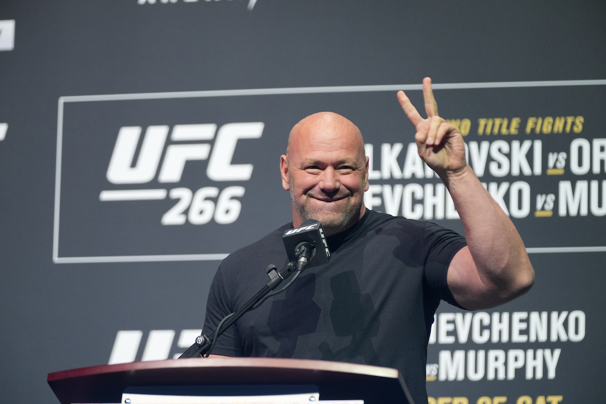 Campeón de la UFC revela que los fanáticos verán a Dana White y Jake Paul pelear en el boxeo