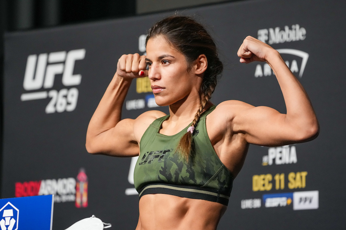 Julianna Peña revela que no se ha acostumbrado al estatus de campeona de la UFC