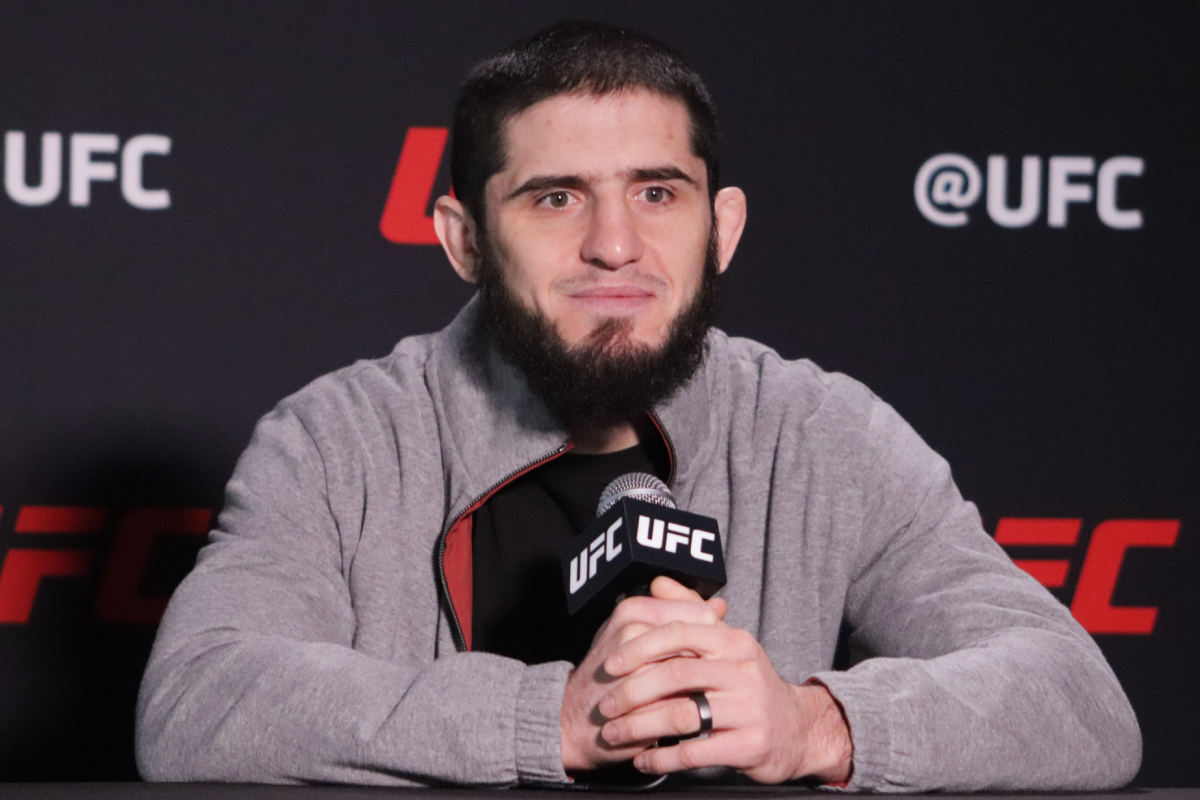 Islam Makhachev acusa a Charles ‘Do Bronx’ de huir de un duelo en UFC: «Tienes miedo»