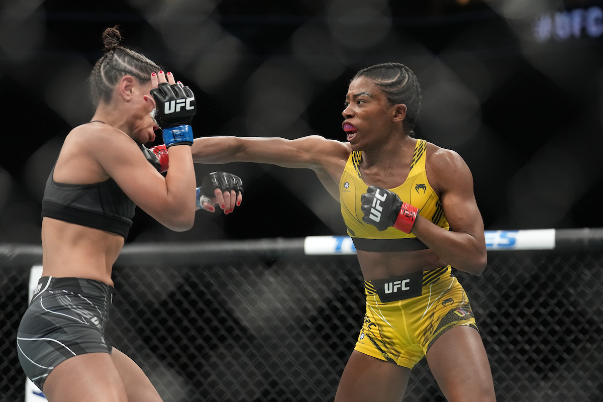 Anitta destaca victoria de María Oliveira en la UFC y bromea con la luchadora