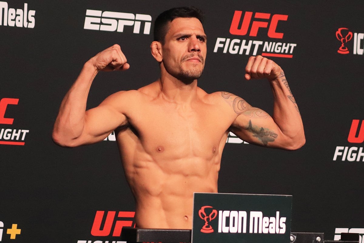 UFC hace oficial el regreso de Rafael Dos Anjos al peso wélter en diciembre
