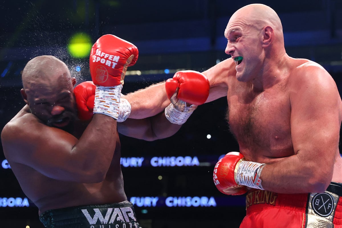 Tyson Fury domina y noquea a Derek Chisora en su regreso al boxeo