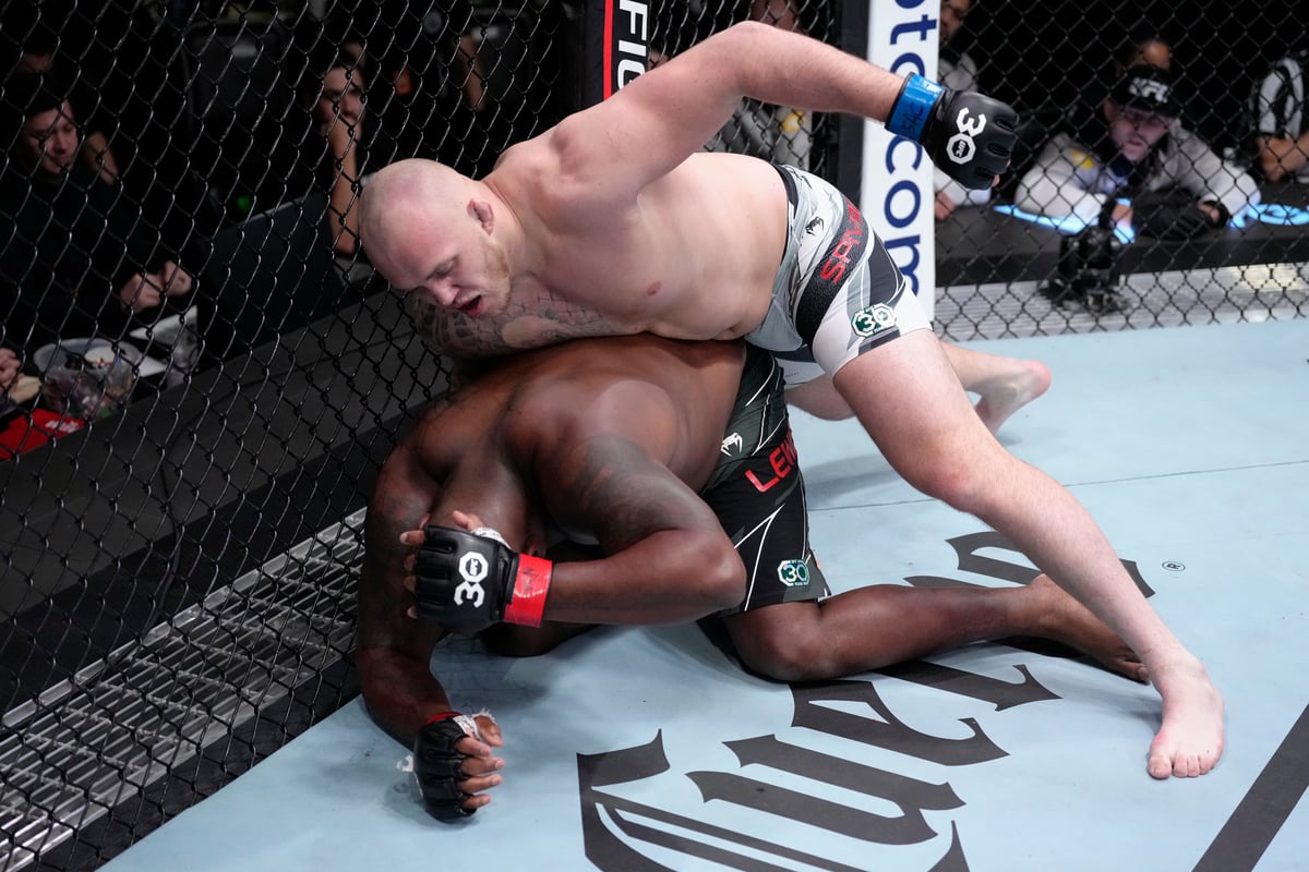 Dana White descarta despido de Lewis tras nueva derrota en la UFC: «No va a ninguna parte»