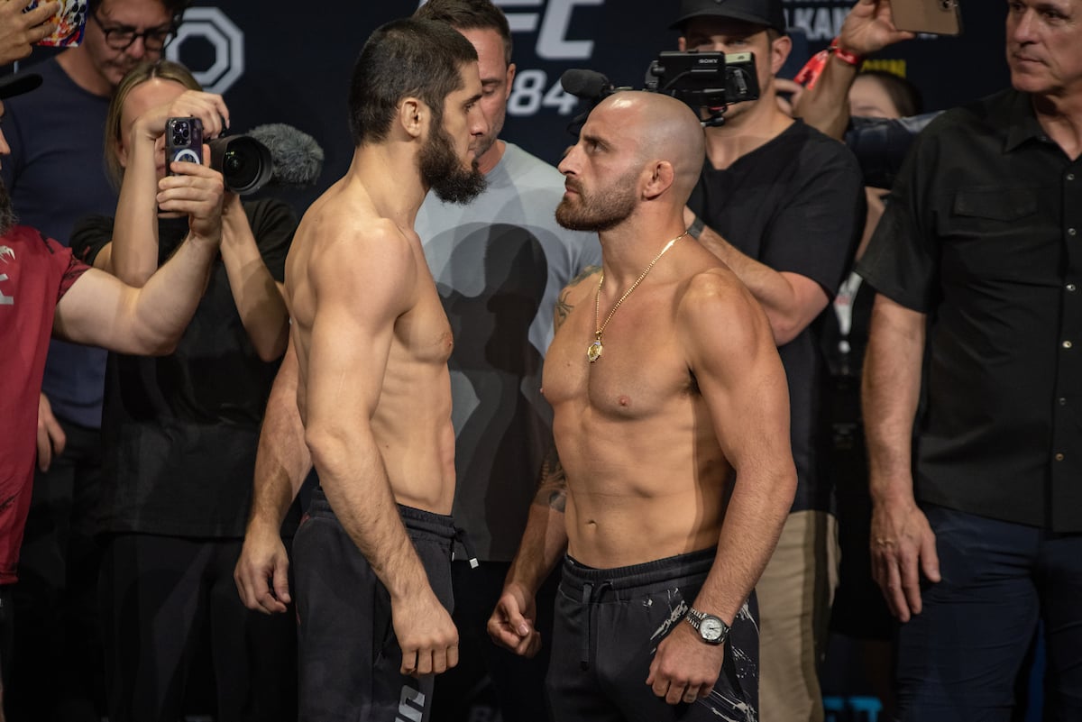 ¡Histórico! Volkanovski y Makhachev protagonizan superpelea entre campeones en el UFC 284