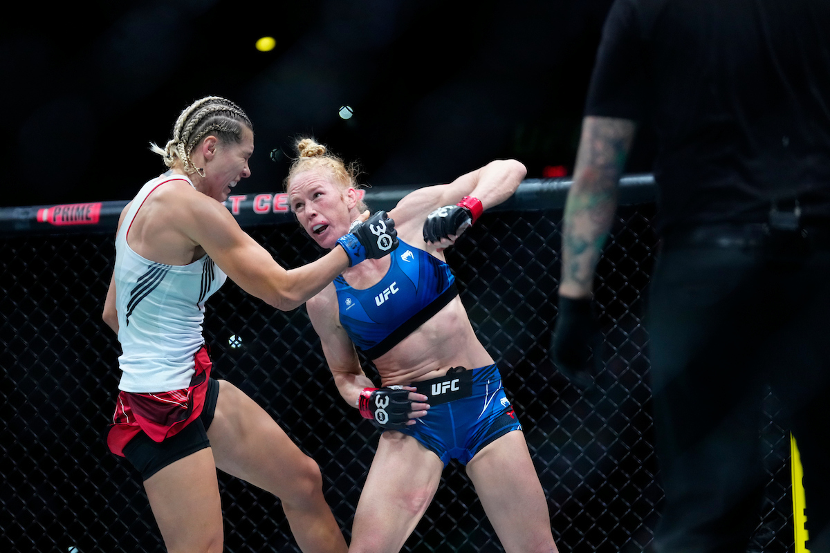 Holly Holm venció por decisión unánime a Yana Santos en el UFC San Antonio