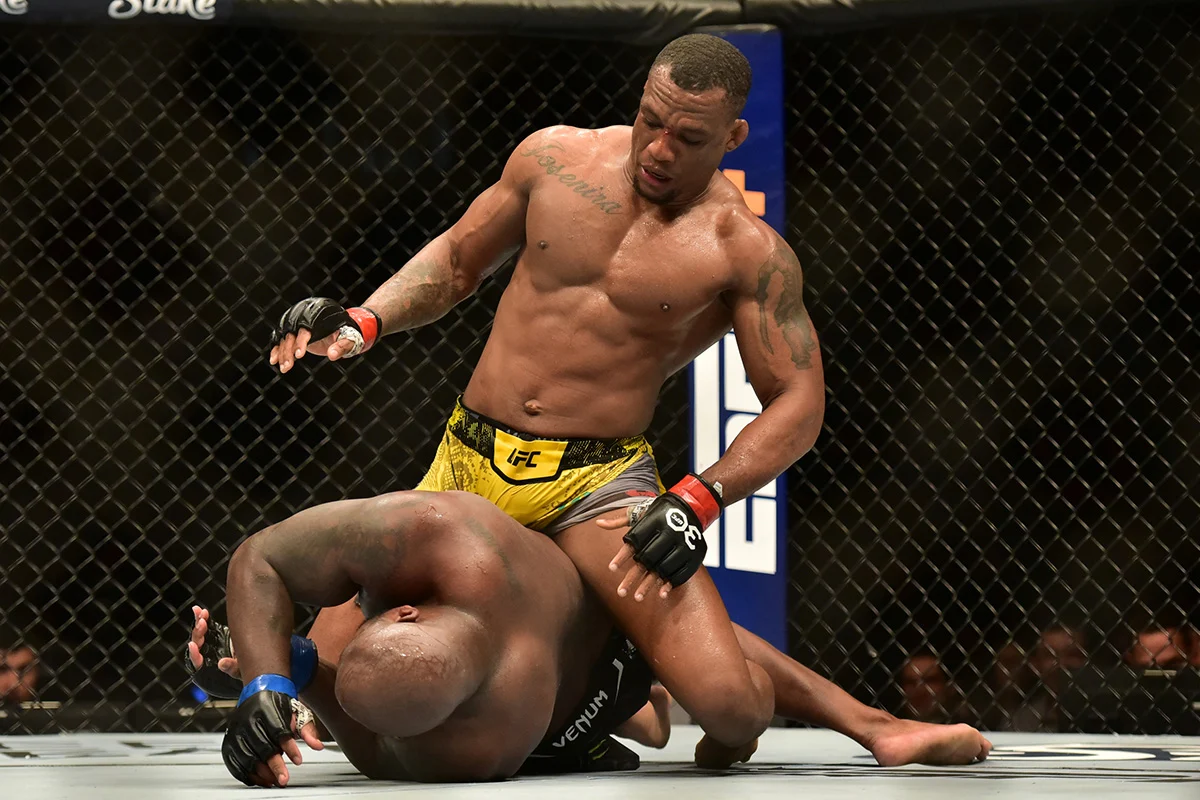 Dana White muestra descontento por desempeño de Jailton Almeida en UFC SP