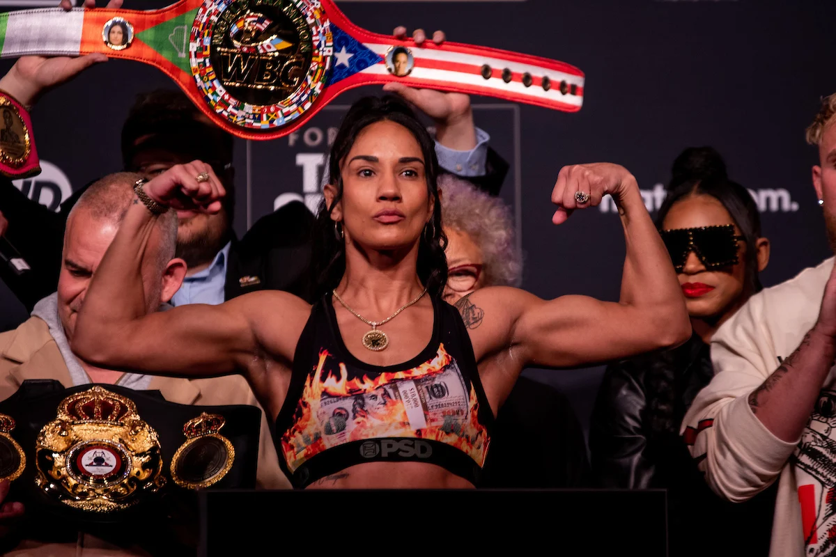 Amanda Serrano renuncia a cinturón de boxeo en protesta por la igualdad de género
