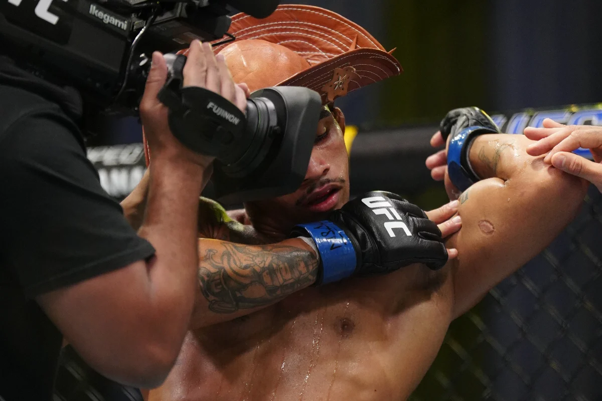 André-Lima-mordisco-UFC