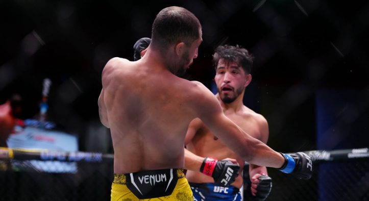 Adrián Yánez noquea a Vinicius Salvador y extiende su mala racha en UFC