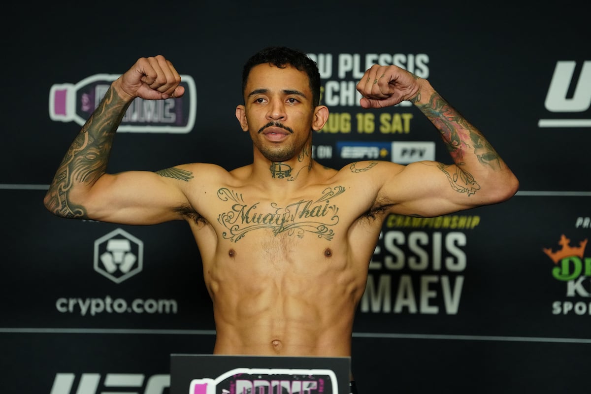 Carlos-Prates-Pesagem-UFC-319