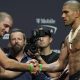 sean strickland-poatan-aperto-de-maos-ufc-276