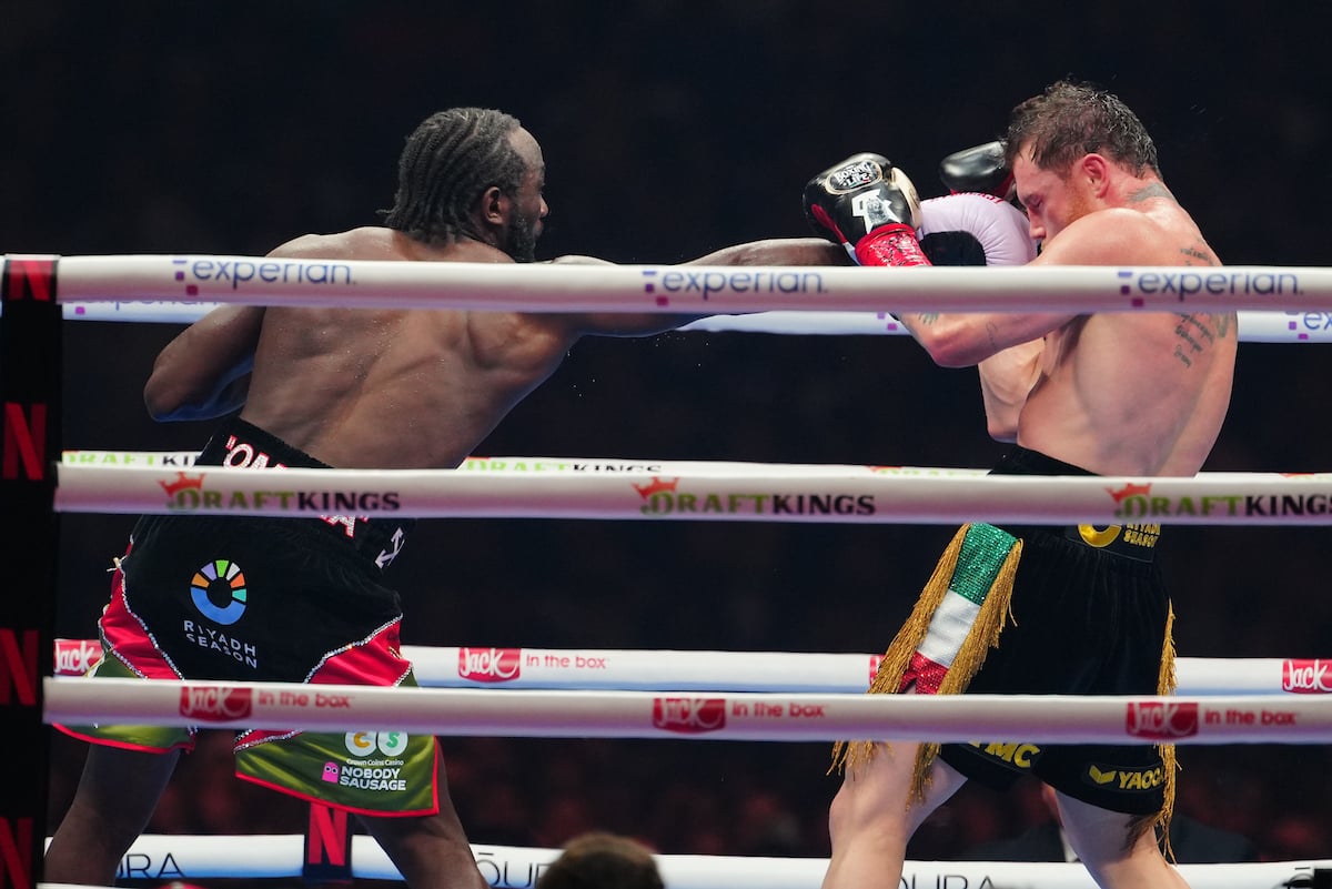 Canelo elogia a Terence Crawford tras la derrota: “Mejor que Mayweather”
